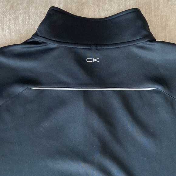 Calvin Klein black pullover in a size large. - Picture 4 of 4